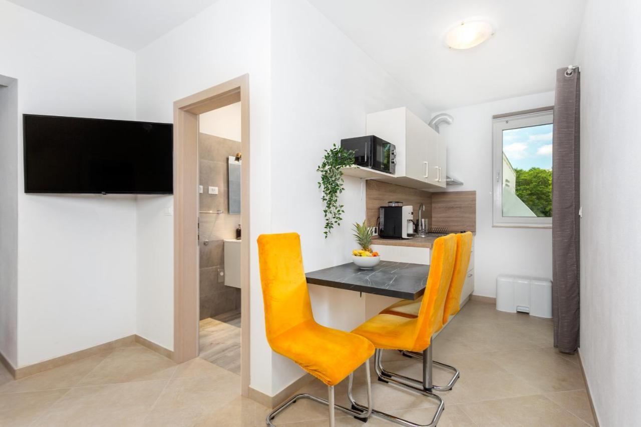 Divine Apartments Baska  Exterior photo
