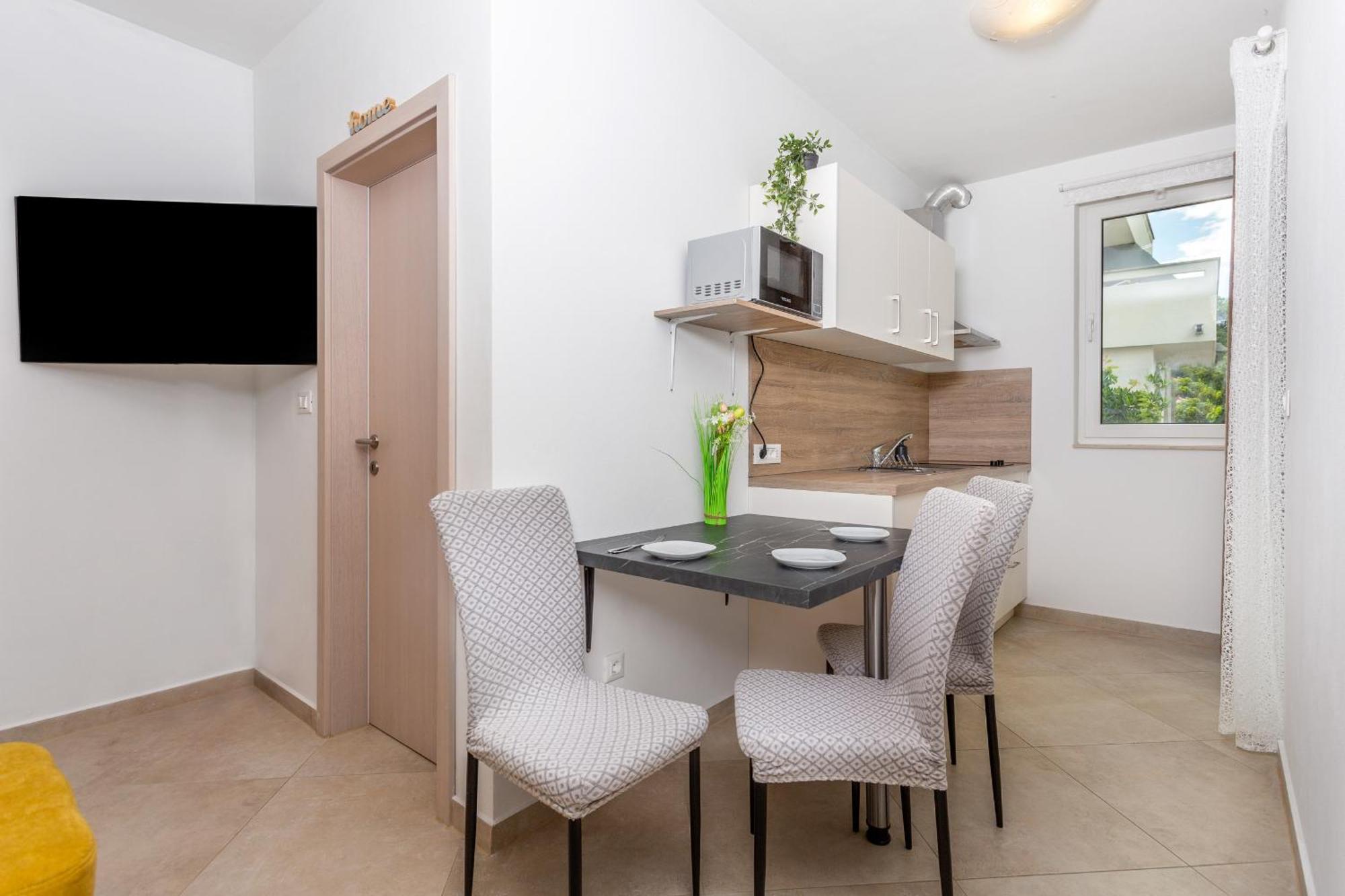 Divine Apartments Baska  Exterior photo